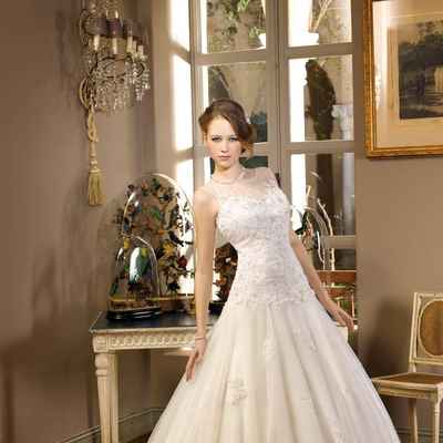 Ivory ball gown wedding dresses