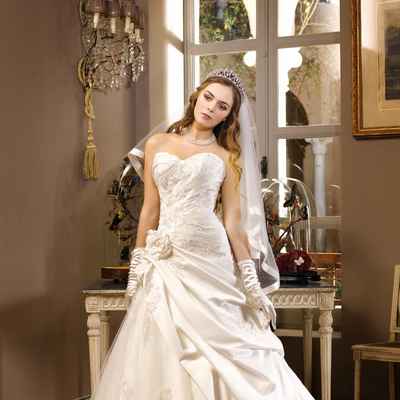 Ivory open wedding dresses