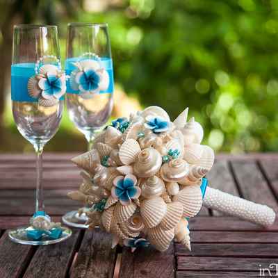 Marine blue alternative wedding bouquet