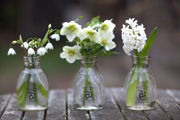 Rustic spring wedding floral decor