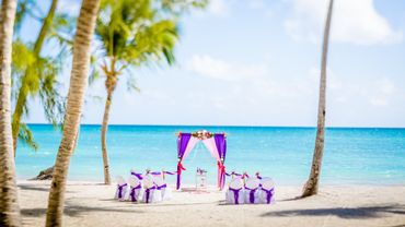 Beach pink wedding ceremony decor Beach pink wedding ceremony decor
