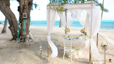 Beach blue wedding reception decor Beach blue wedding reception decor