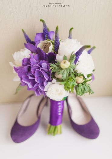 Purple hydrangea wedding bouquet Purple hydrangea wedding bouquet
