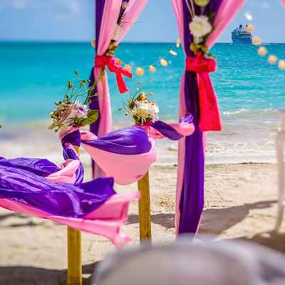Overseas pink wedding ceremony decor