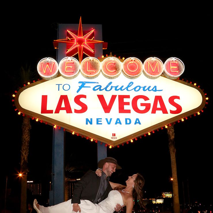 Las Vegas Sign Weddings and Vow Renewals
