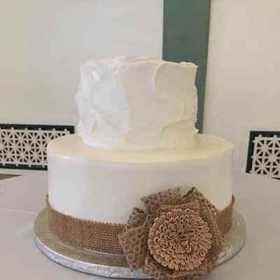 Rustic white wedding cakes