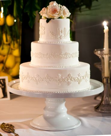 White wedding cakes White wedding cakes