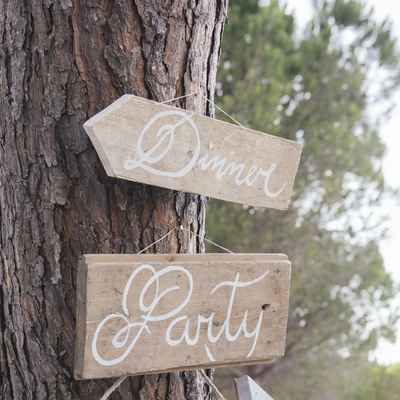 Outdoor wedding signs