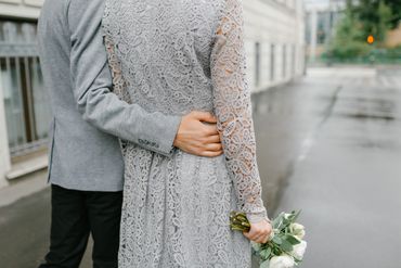 Outdoor grey wedding photo session ideas