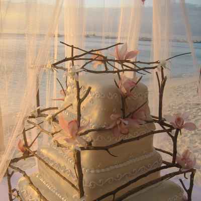 Marine ivory wedding cakes