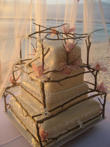 Marine ivory wedding cakes