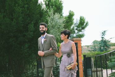 Outdoor brown wedding photo session ideas