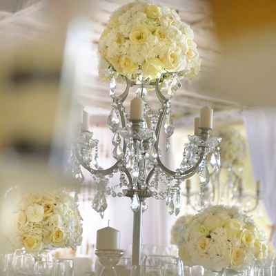 Overseas ivory wedding floral decor