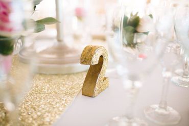Overseas gold wedding reception decor