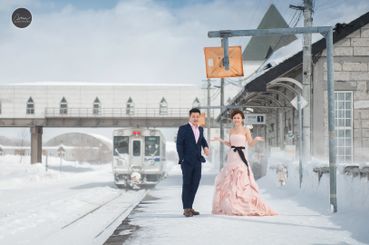 Outdoor winter pink long wedding dresses