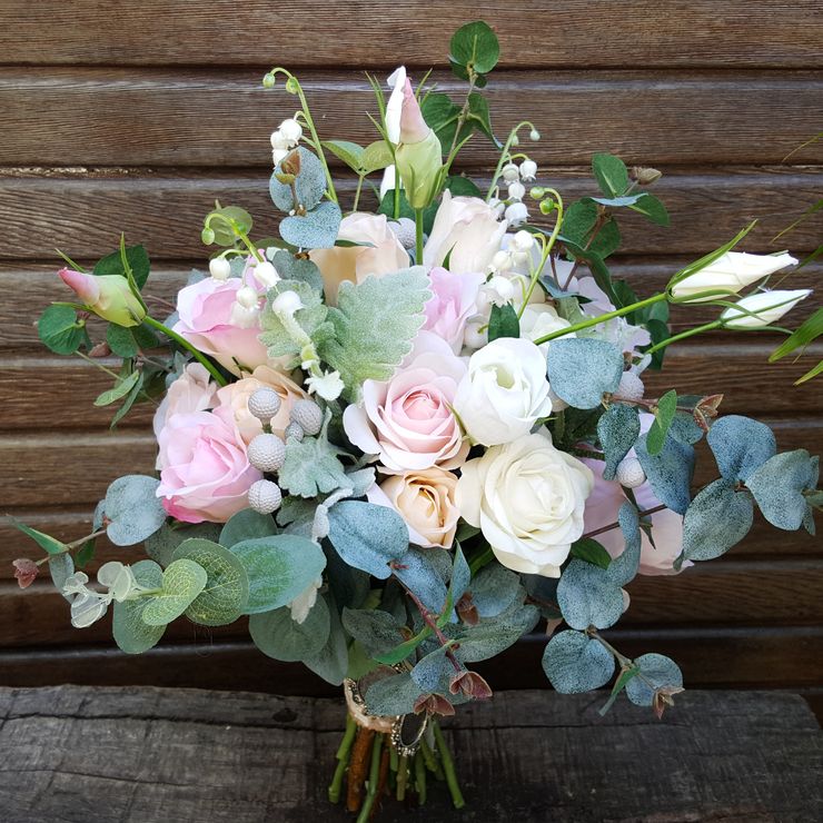 Artificial bouquets