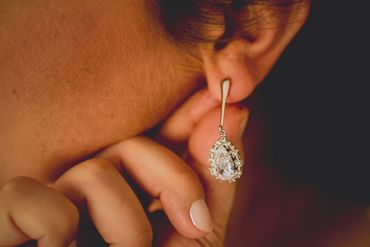 White bracelets, earrings, necklaces & other jewellery White bracelets, earrings, necklaces & other jewellery