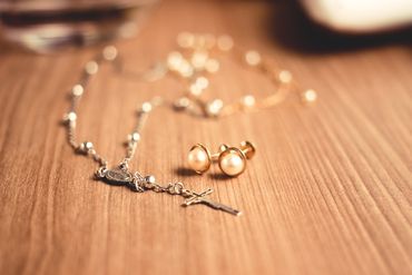 Bracelets, earrings, necklaces & other jewellery Bracelets, earrings, necklaces & other jewellery