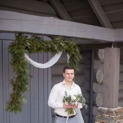 White outdoor groom style
